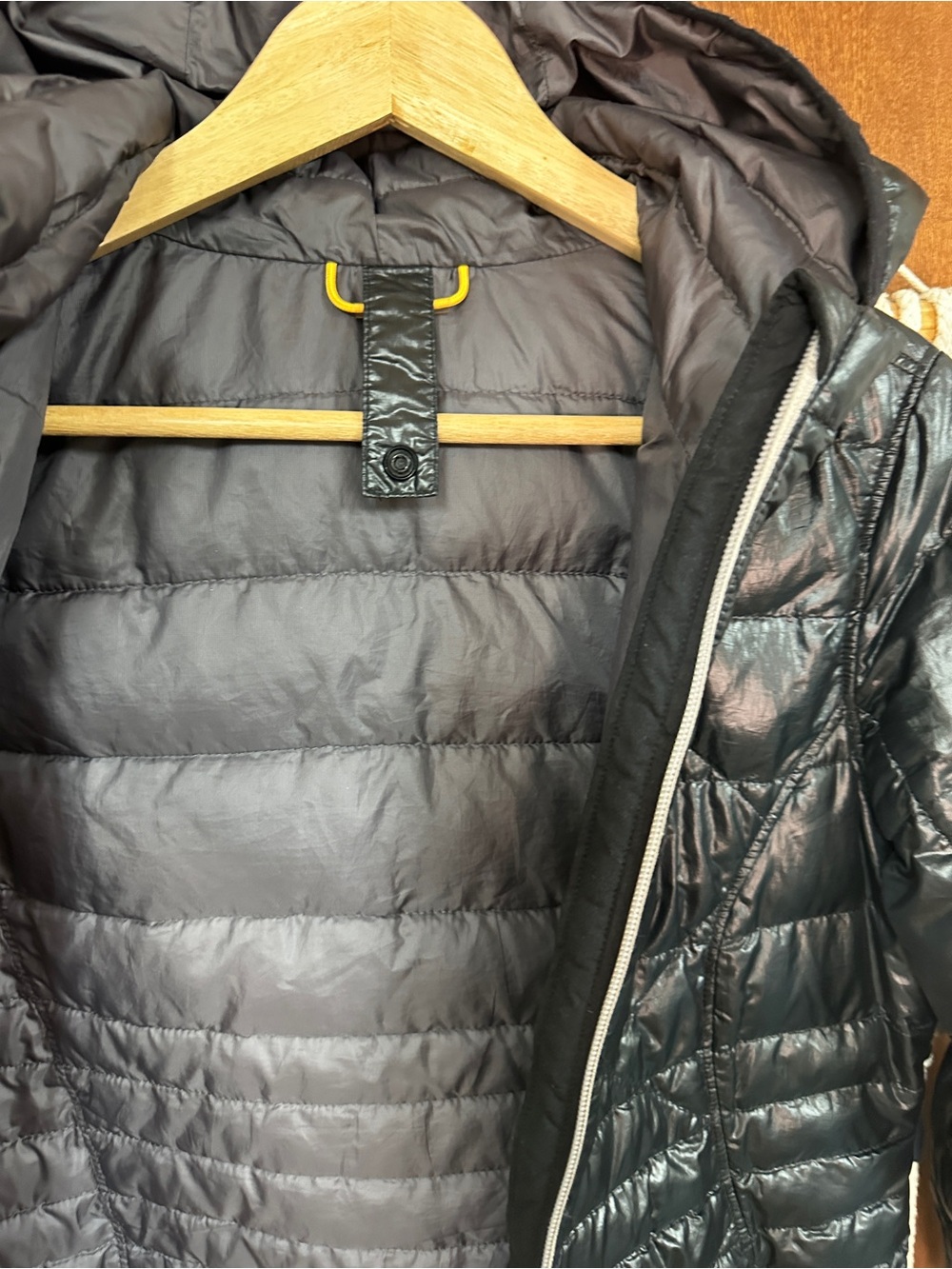 Lolë Packable Puffer Jacket - Picture 5 of 6